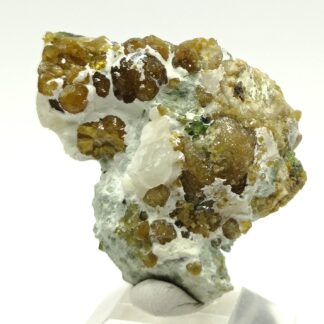 Grenat vert et Calcite, Zermatt, Valais, Suisse.