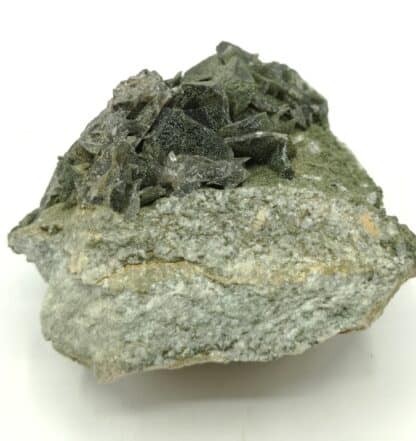 Axinite chloriteuse, Combe de La Selle, Oisans, Isère.