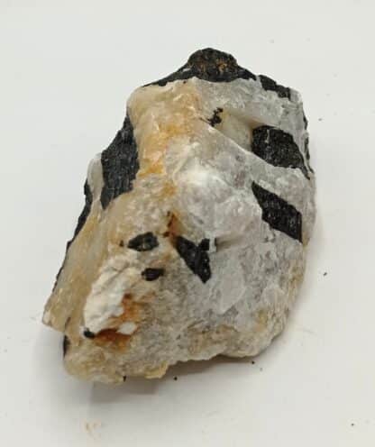 Tourmaline Schorl, Beauchaud, Forez, Puy-de-Dôme, Auvergne.