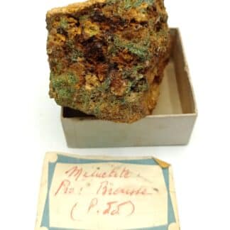 Pyromorphite et Mimétite, Mine de Brousse, Puy-de-Dôme, Auvergne.