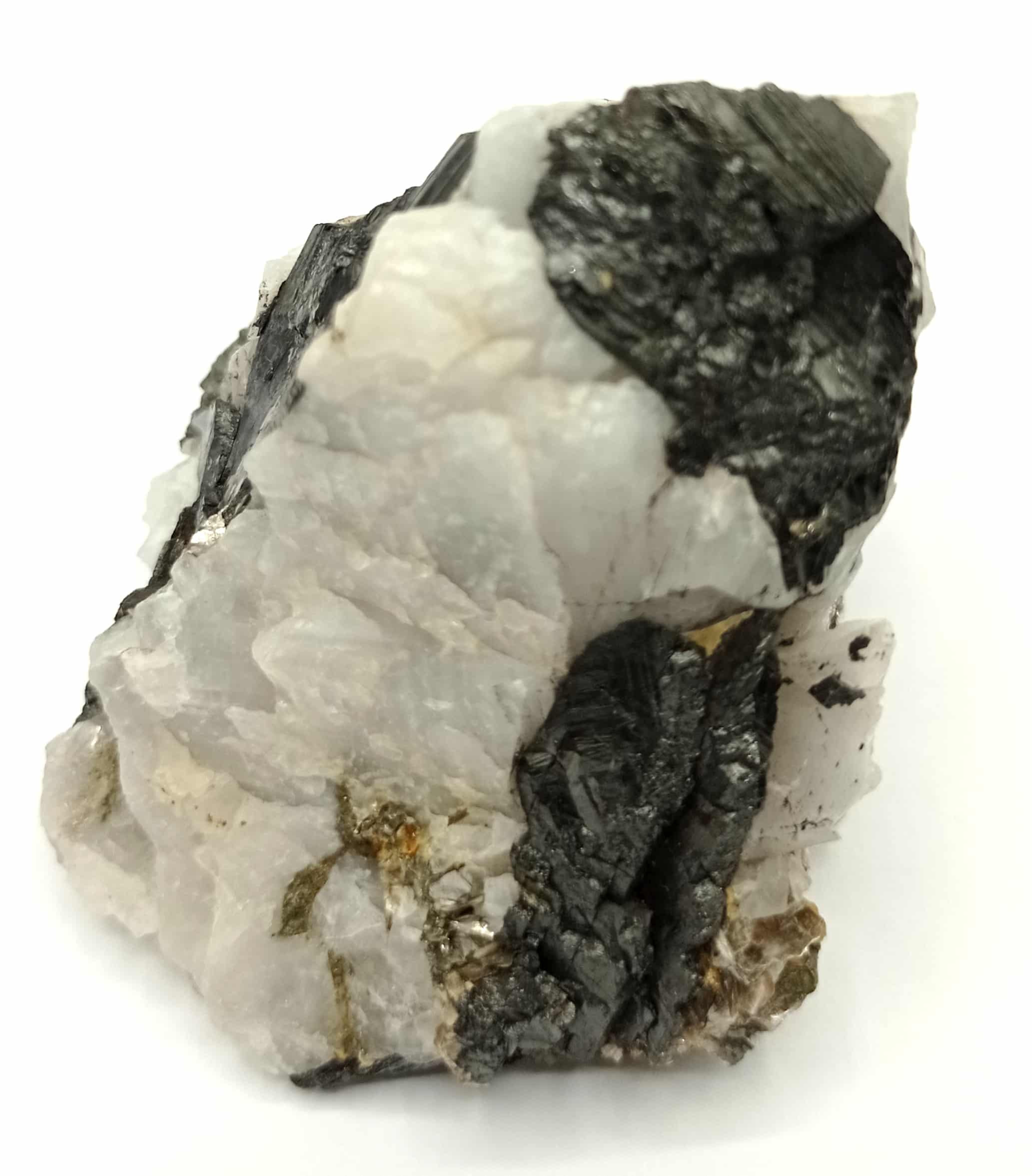 Wolframite, Mica et quartz, La Frégère, Montredon-Labessonnié, Tarn.
