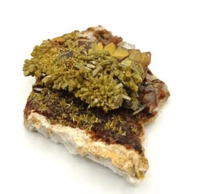 Pyromorphite sur Quartz, Les Farges, Ussel, Corrèze.