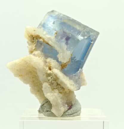 Fluorite sur Quartz, Le Beix, Puy-de-Dôme, Auvergne.