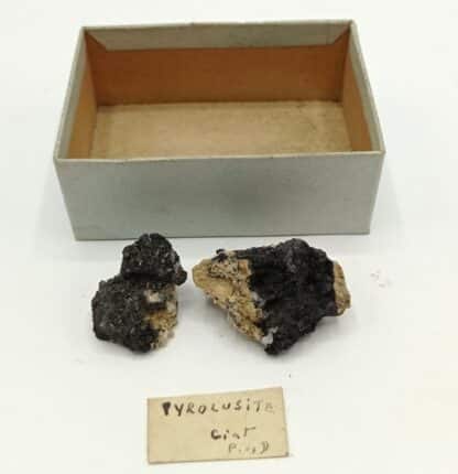 Pyrolusite, Giat, Puy-de-Dôme, Auvergne.