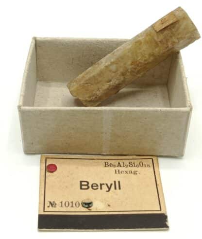 Beryll (Béryl), Collections du Musée Bally.