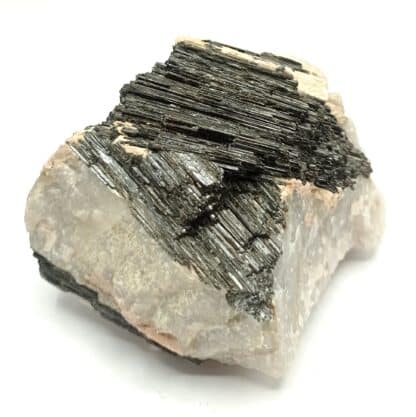 Tourmaline (Schorl), Saint-Chely-d’Apcher, Lozère.