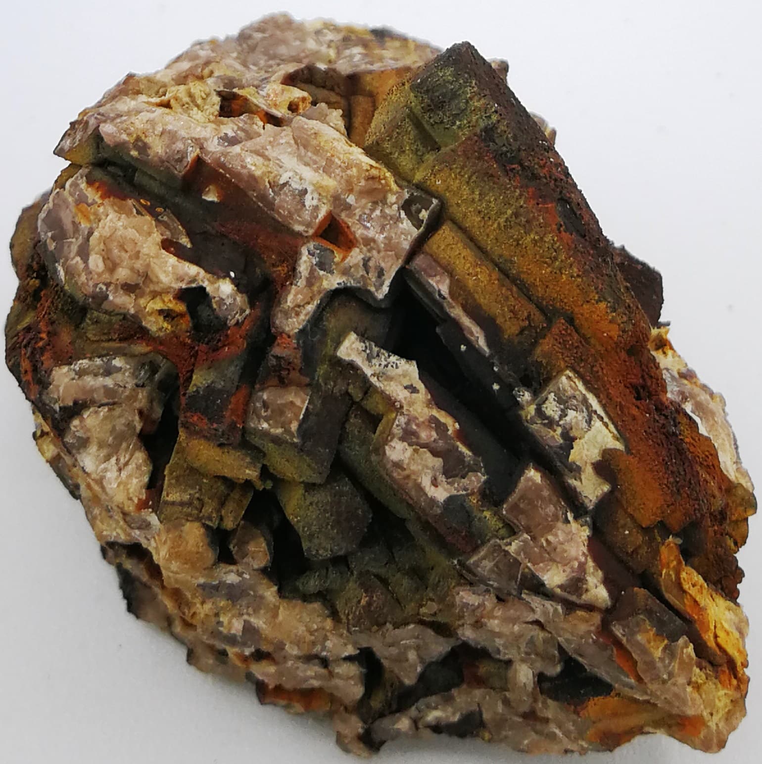 Pyromorphite, mine de Huelgoat, Finistère, Bretagne.