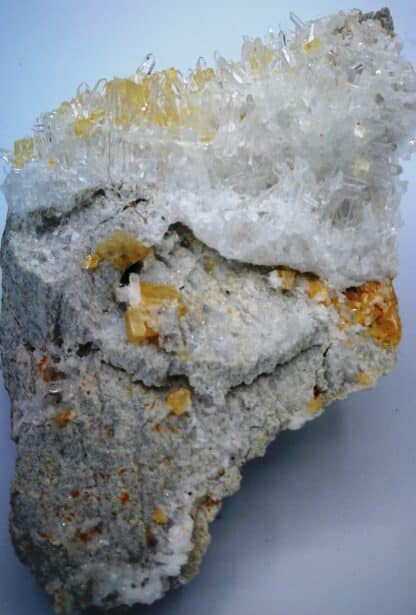 Dolomite, quartz, Fontfraiche, Saint Pierre de Mésage, Isère.