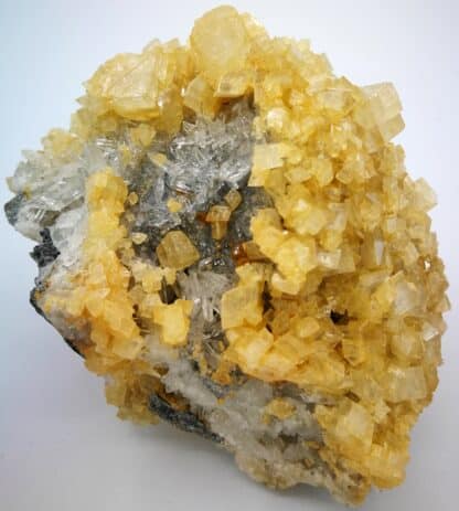 Dolomite sur Quartz, galerie Fontfraîche, Saint-Pierre-de-Mésage, Isère.