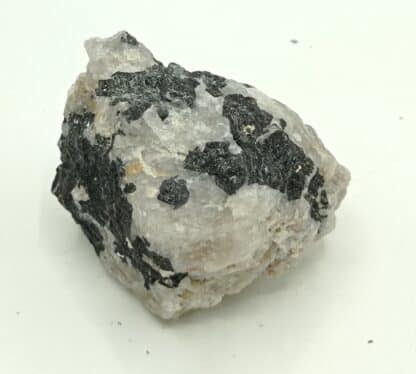 Tourmaline (Schorl), Beauchaud, Forez, Puy-de-Dôme, Auvergne.