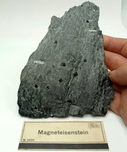 Magneteisenstein (Magnétite), Zermatt, Suisse.