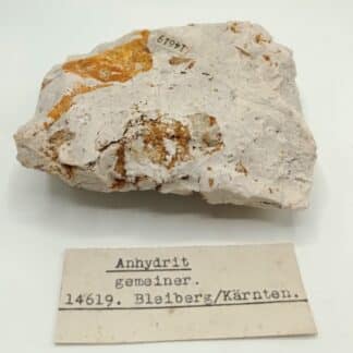 Anhydrit (Anhydrite), Bad Bleiberg, Autriche.