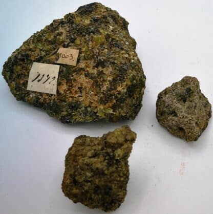 Lot-5-pieces-Olivine-sur-Basalte-et-peridot, Allemagne.