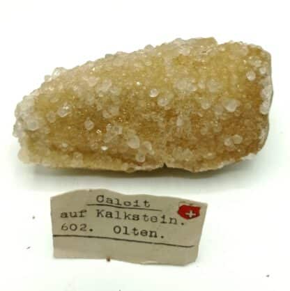 Calcit (Calcite) auf Kalkstein, Olten, Suisse.