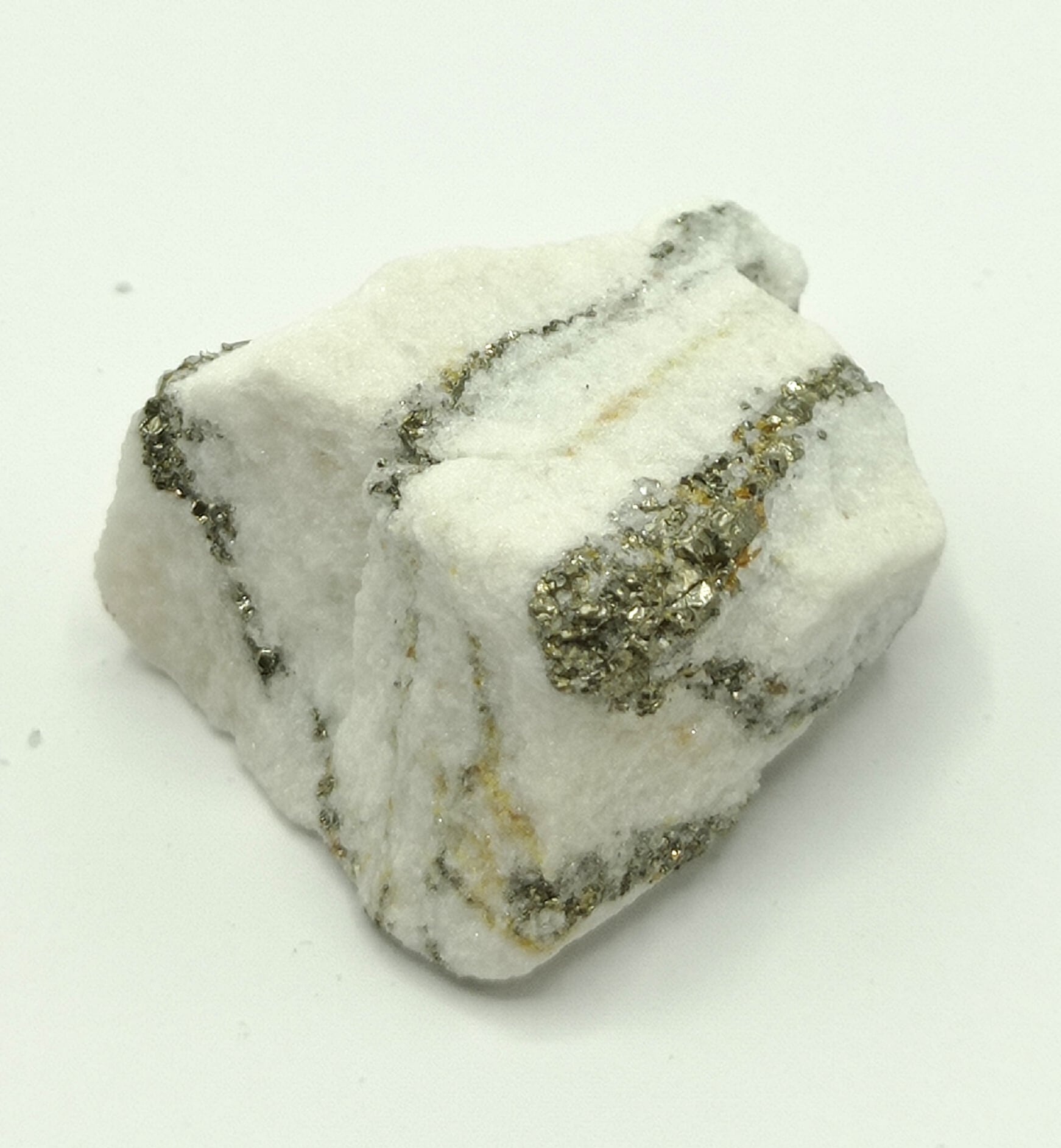 Sphalérite et Pyrite, Carrière de Lengenbach, Valais, Suisse.