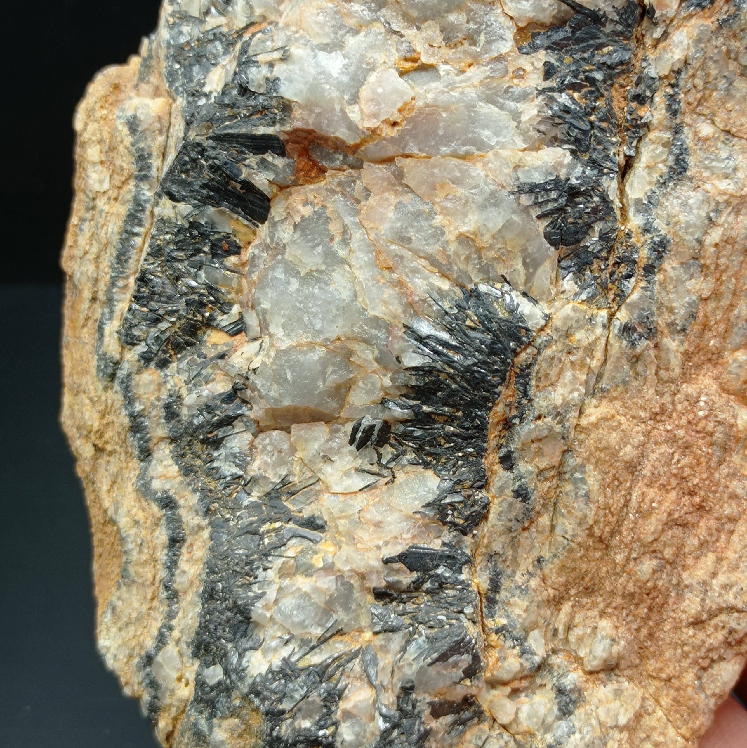 Wolframite, Les Montmins, Echassières, Allier.