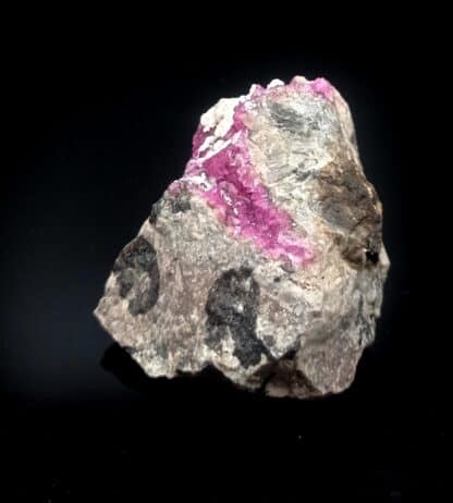 Dolomite sur Cobaltocalcite, Musonoï, Katanga, Congo (RDC).