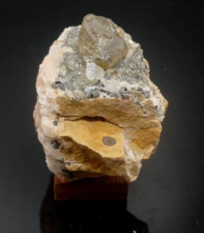 Cérusite sur Baryte, Touissit, Maroc.