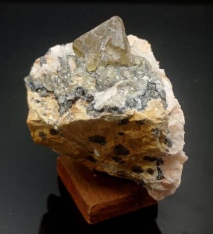 Cérusite sur Baryte, Touissit, Maroc.