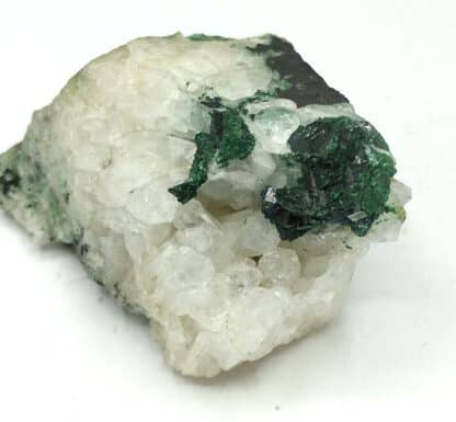 Erinite (Chalcophyllite) sur Quartz, Comté de Limerick, Irlande.