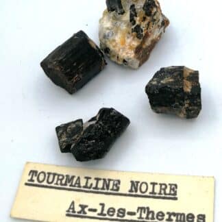 Lot de 4 tourmalines noires, Ax-Les-Thermes, Ariège.