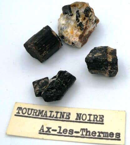 Lot de 4 tourmalines noires, Ax-Les-Thermes, Ariège.