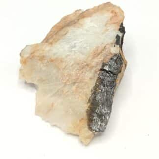 Wolframite sur Quartz, Mine de Montbelleux, Luitré, Ille-et-Vilaine, Bretagne.