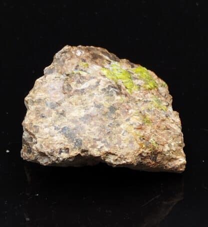 Autunite, Puy de l’Age, Compreignac, Haute-Vienne, Limousin.