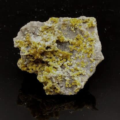 Pyromorphite, Mine des Farges, Ussel, Corrèze.