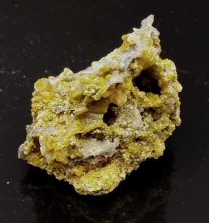 Pyromorphite, Mine des Farges, Ussel, Corrèze.