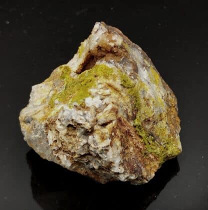 Pyromorphite, La Pierre de Neuvic, Neuvic-Entier, Haute-Vienne, Limousin.