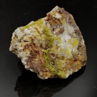 Pyromorphite, La Pierre de Neuvic, Neuvic-Entier, Haute-Vienne, Limousin.