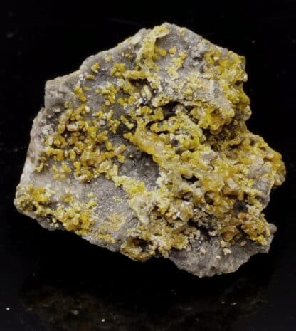 Pyromorphite, Mine des Farges, Ussel, Corrèze.