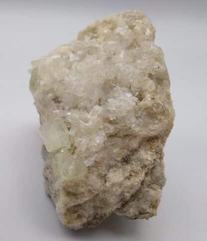 Heulandite et Fluorite, glacier du Rhône, Valais, Suisse.