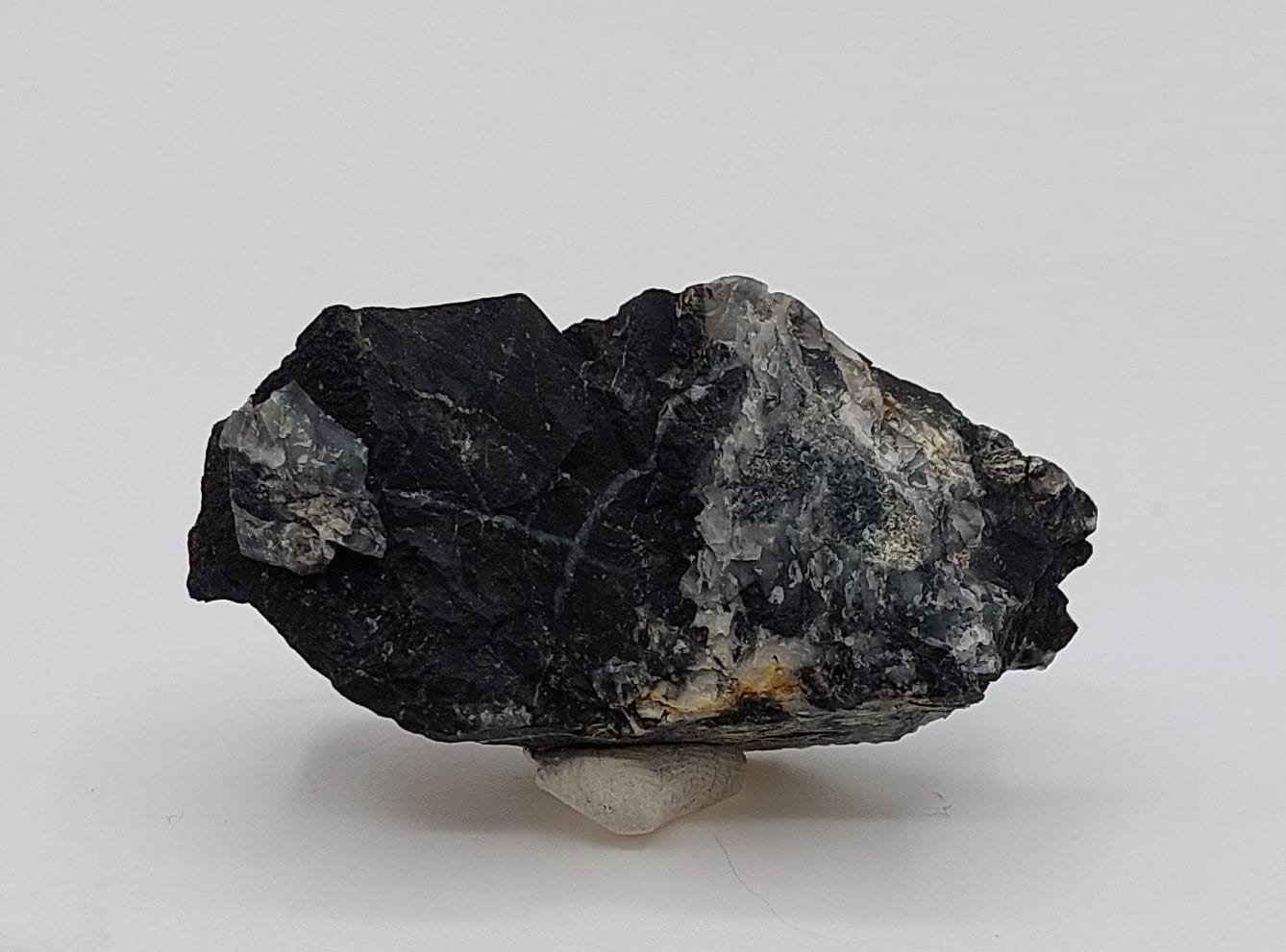 Wawellite, carrière de la Floquerie, Pannecé, Loire-Atlantique.