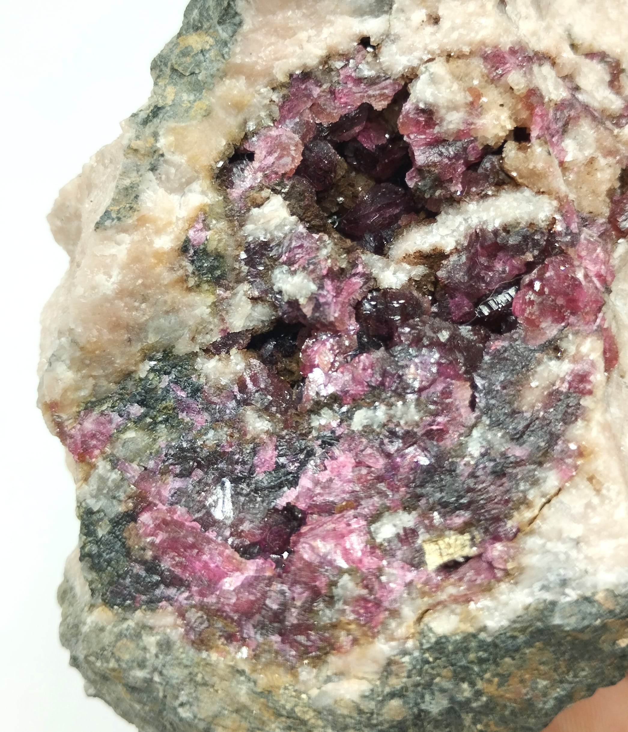 Rosélite et Wendelwilsonite, Bou Azzer, Maroc.