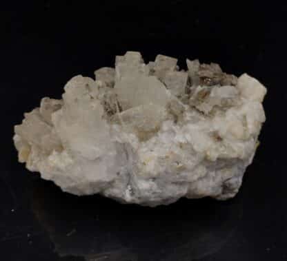 Cérusite, Baryte et Quartz, Mine des Farges, Ussel, Corrèze.