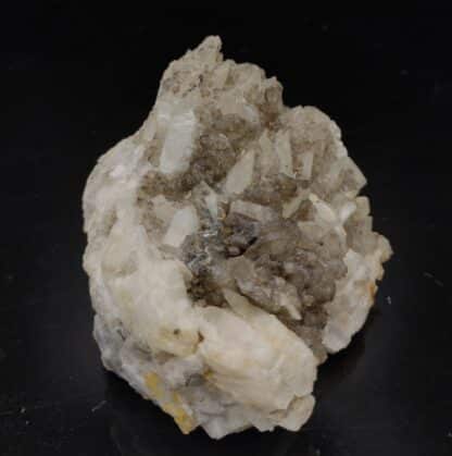 Cérusite, Baryte et Quartz, Mine des Farges, Ussel, Corrèze.