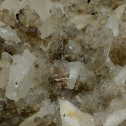 Cérusite, Baryte et Quartz, Mine des Farges, Ussel, Corrèze.