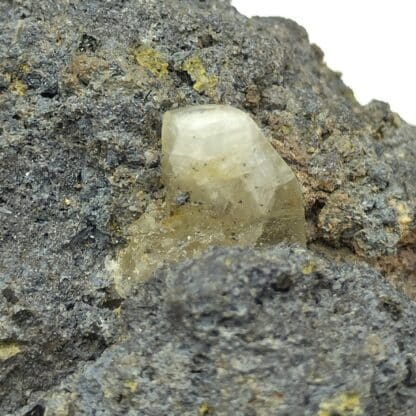 Labradorite et Barkevikite, Le Monastier-sur-Gazeille, Haute-Loire.