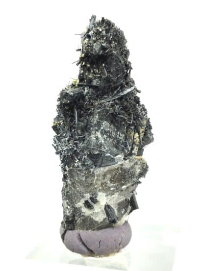 Tourmaline (Schorl) sur Quartz, Carrière Menou, Saint Salvy, Tarn.