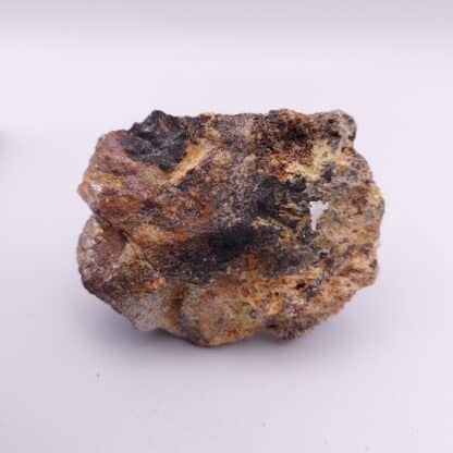 Bismuth natif, Zavaritskite et Russellite, Beauvoir, Échassières, Allier.