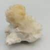 Un beau spécimen d’aragonite. Une première génération botyoïdale à l’aspect saccharoïde partiellement recouverte d’une seconde génération en aiguilles brillantes et parfaitement gemmes. Spécimen étiqueté « calcite » des Hautes-Alpes sans plus de précisions. Ex-Deyrolle avec boite et étiquette d’origine.