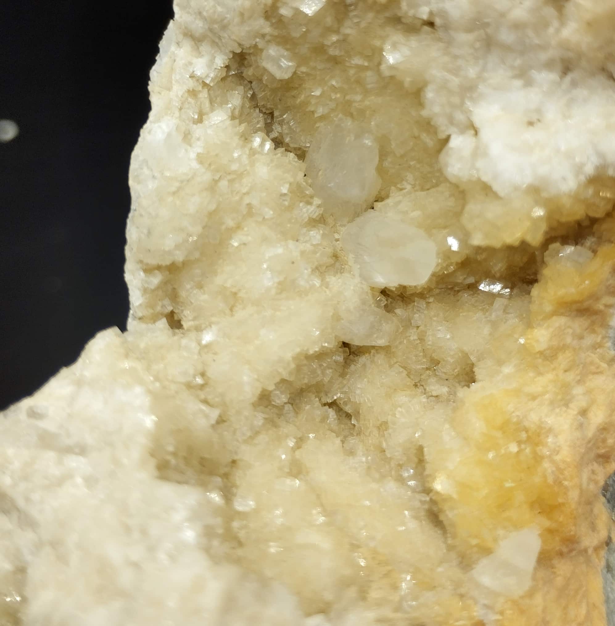 Calcite et Ankérite, Tunnel des Chavants, Les Houches, Haute-Savoie.