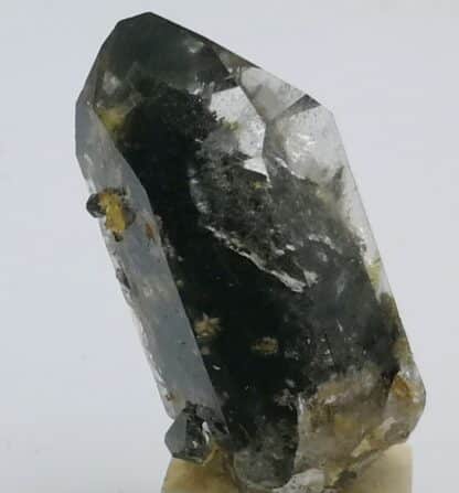 Quartz fantôme, rutile,Trou de la Fée, Les Deux Alpes, Isère.