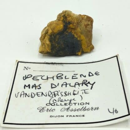 Vandendriesscheite et Pechblende, Le Mas d’Alary, Hérault.