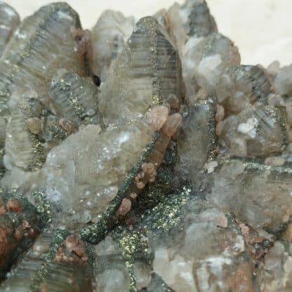 Pyrite sur Calcite, Carrière de Ferques, Pas-de-Calais.