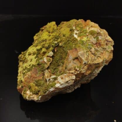 Crocoïte et Pyromorphite, Filon du Cantonnier, Nontron, Dordogne.