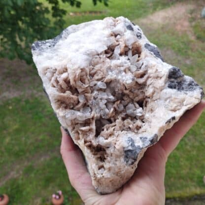 Dolomite, Calcite et Chalcopyrite, Glageon, Nord.