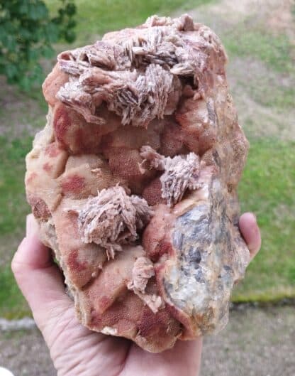 Baryte sur Calcédoine, Voltennes, Saône-et-Loire, Morvan.